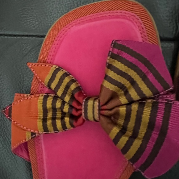 Unisa new sandals. - Picture 3 of 3